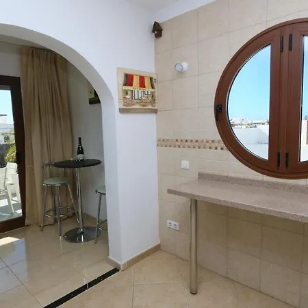 Playa Blanca Sleeps 4 Pool Wifi Villa Playa Blanca (Lanzarote)