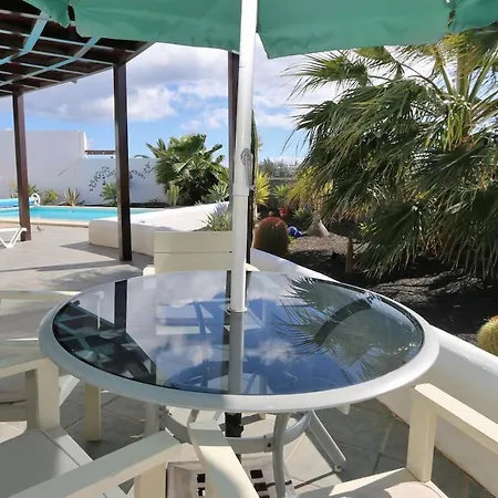 Playa Blanca Sleeps 4 Pool Wifi Villa *