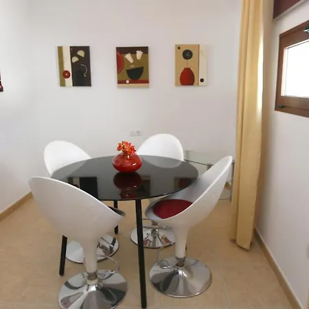 Playa Blanca Sleeps 4 Pool Wifi Villa Playa Blanca (Lanzarote)